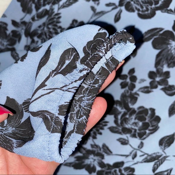 Forever 21 Blouse size medium - Picture 3 of 4